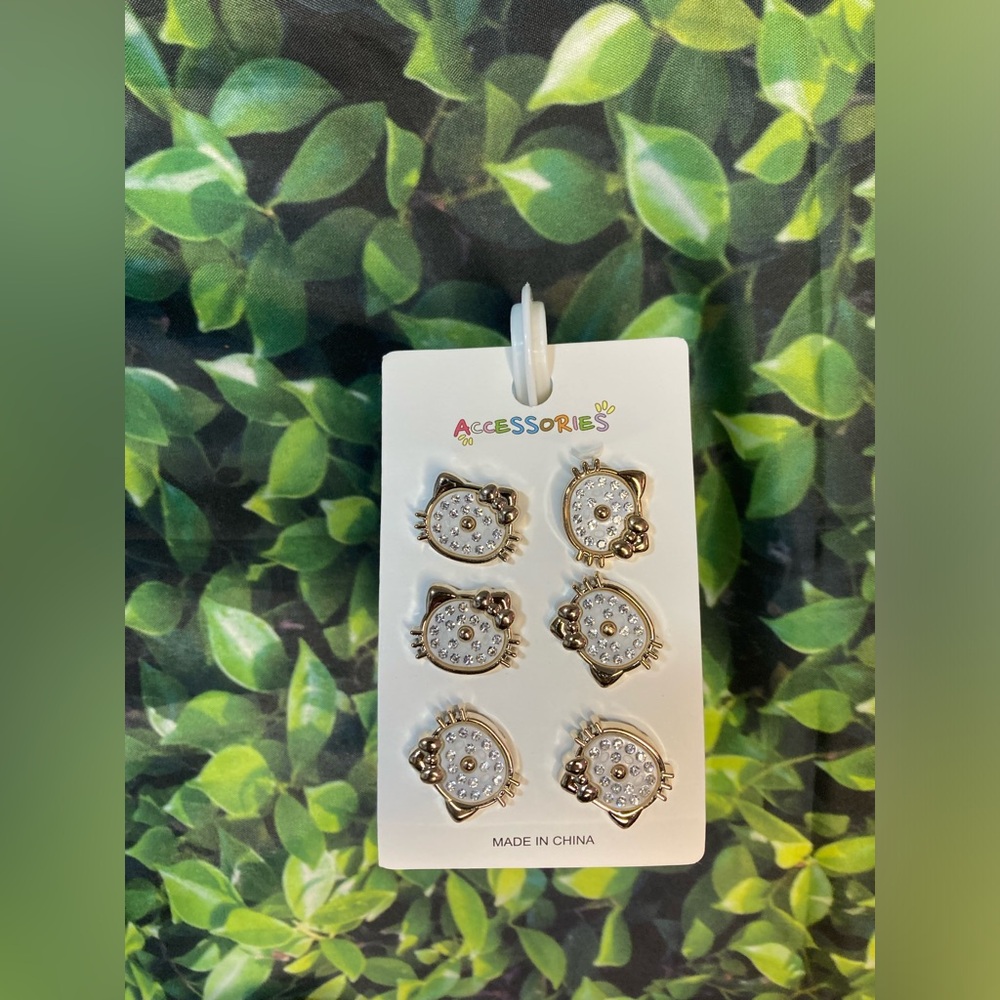 ‼️SOLD‼️Kitty Earrings Silver & Gold